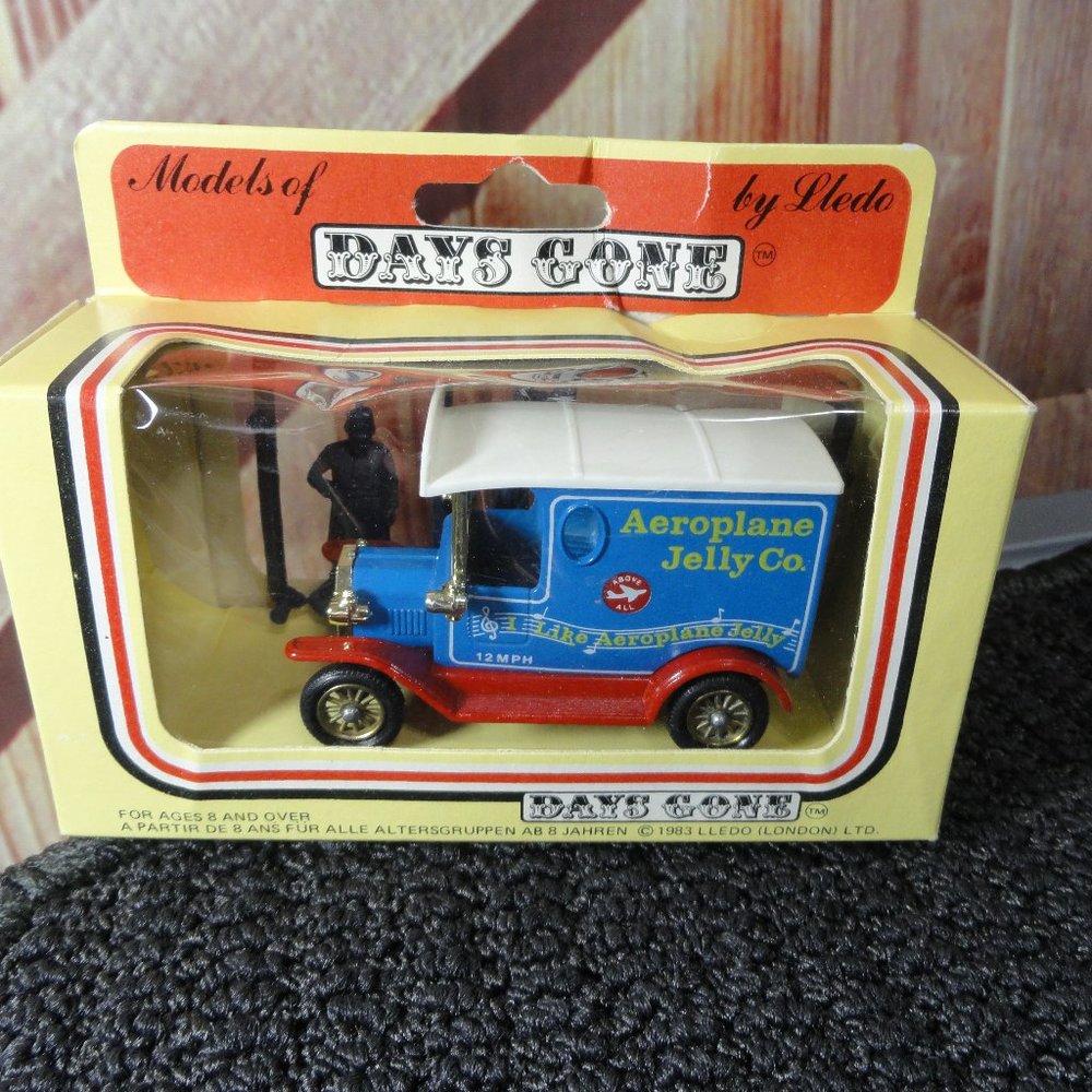 LLedo Collection Days gone buy Truck AEROPLANE JELLY CO, NOS 1983 edition~